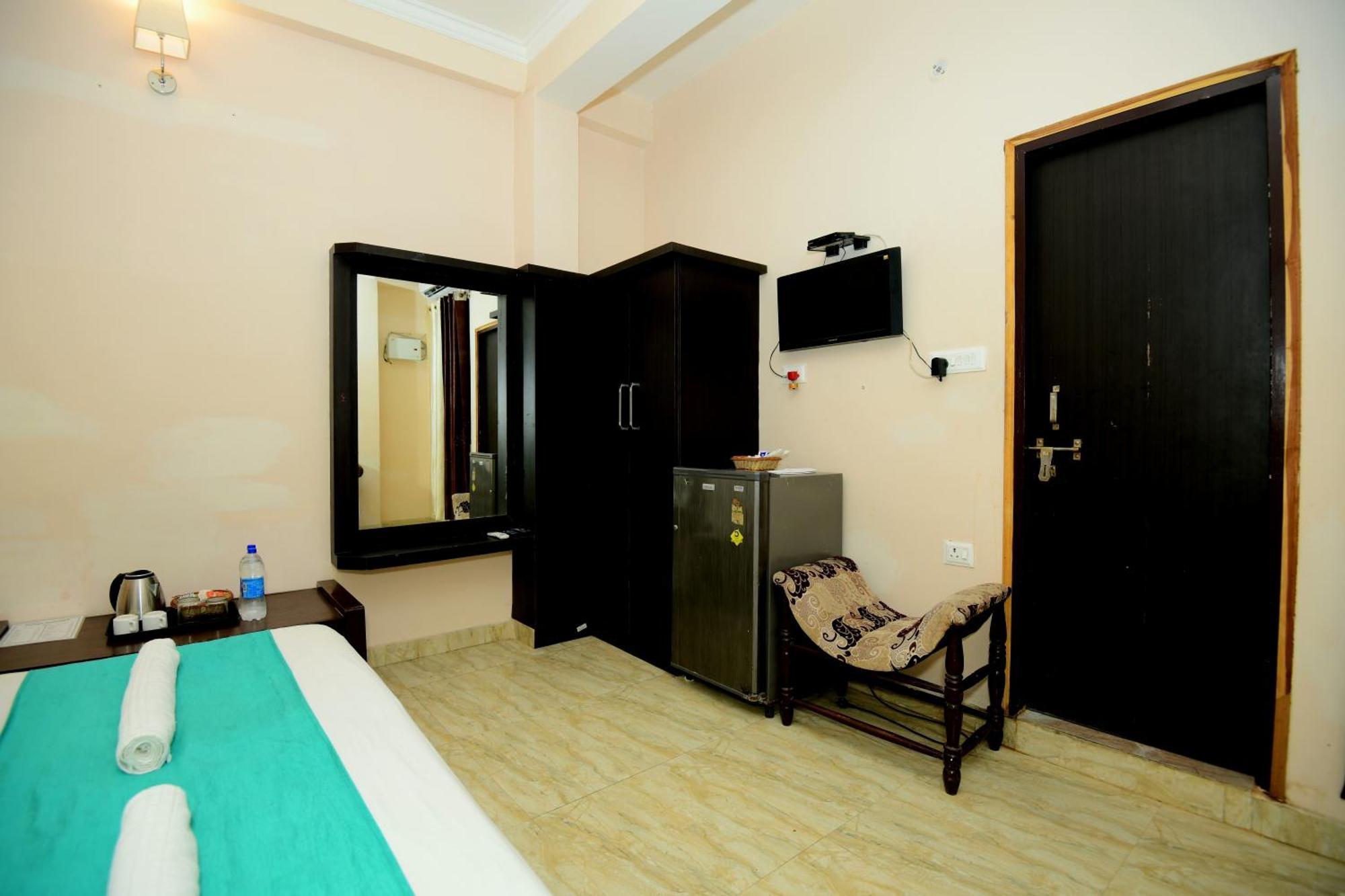 Ap Palace Hotel, Ayodhya Екстериор снимка
