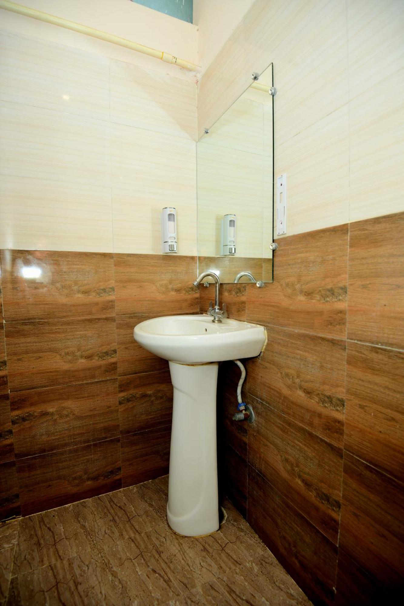 Ap Palace Hotel, Ayodhya Екстериор снимка