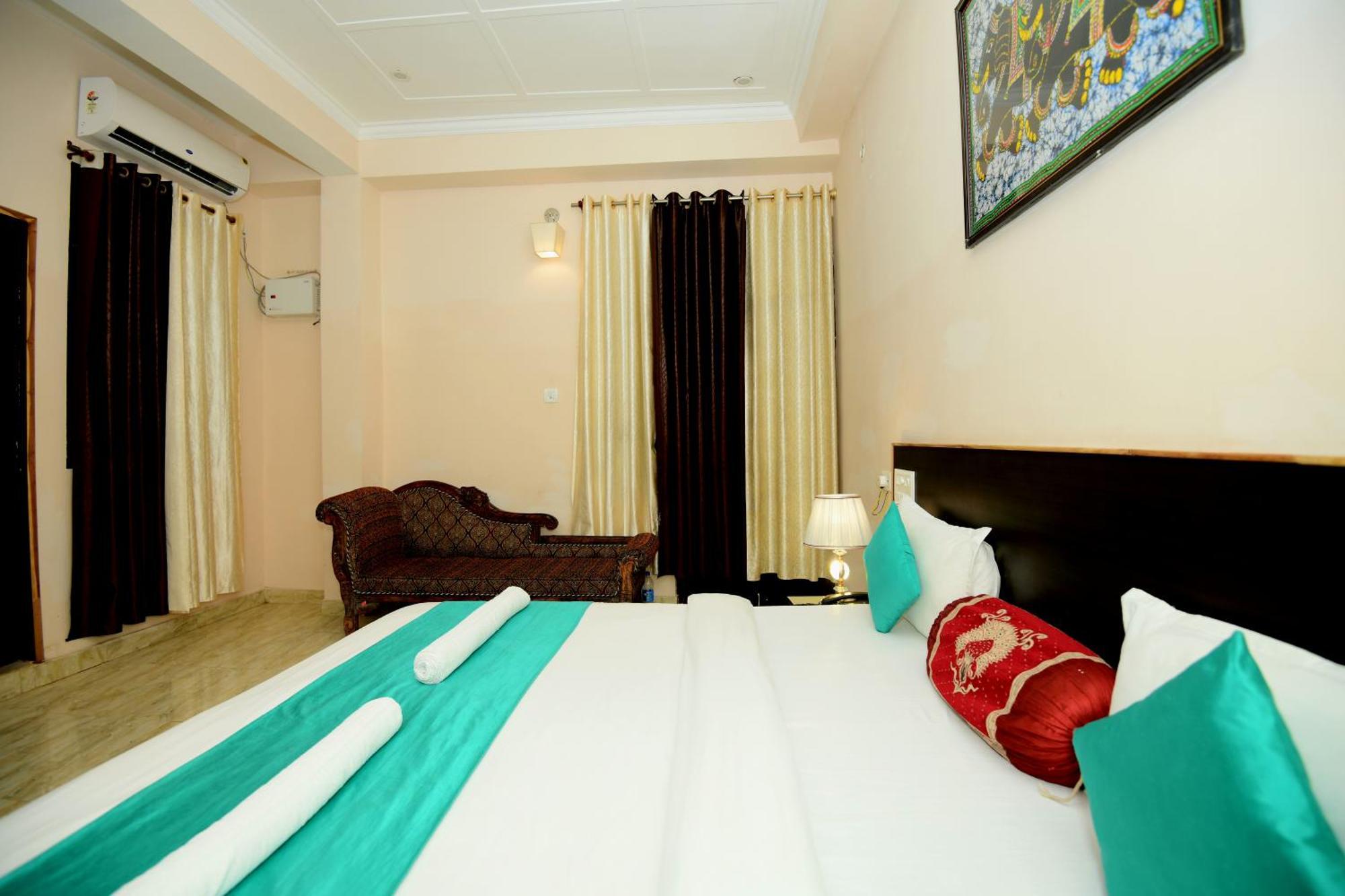 Ap Palace Hotel, Ayodhya Екстериор снимка