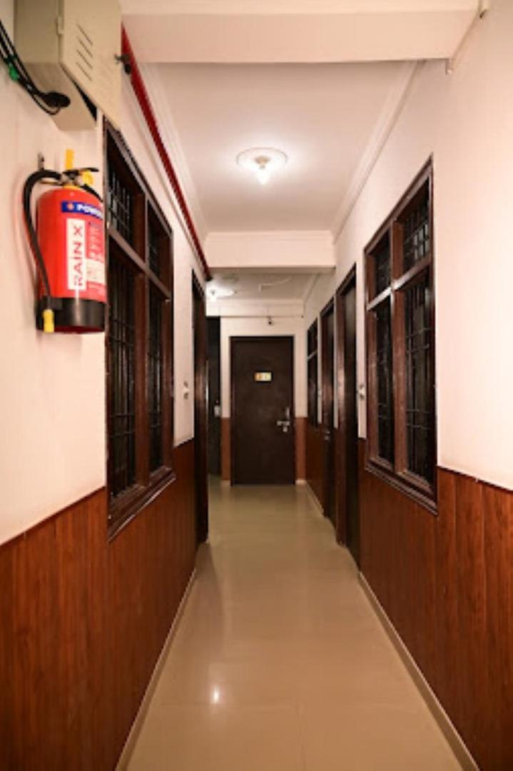 Ap Palace Hotel, Ayodhya Екстериор снимка