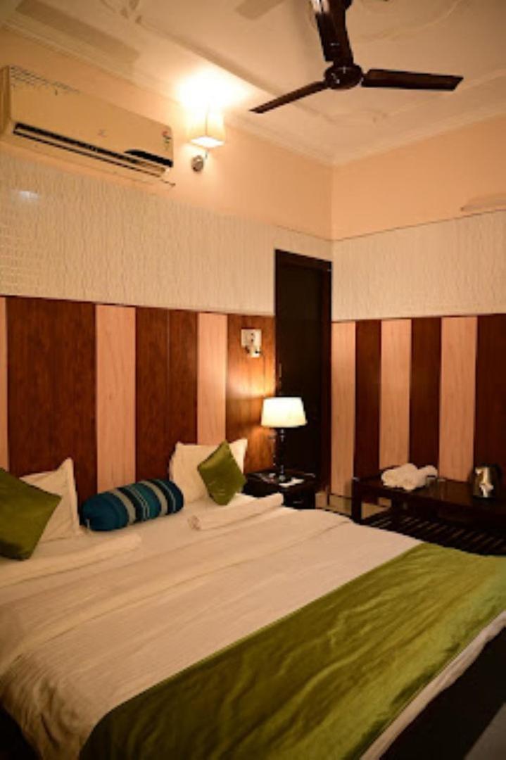 Ap Palace Hotel, Ayodhya Екстериор снимка